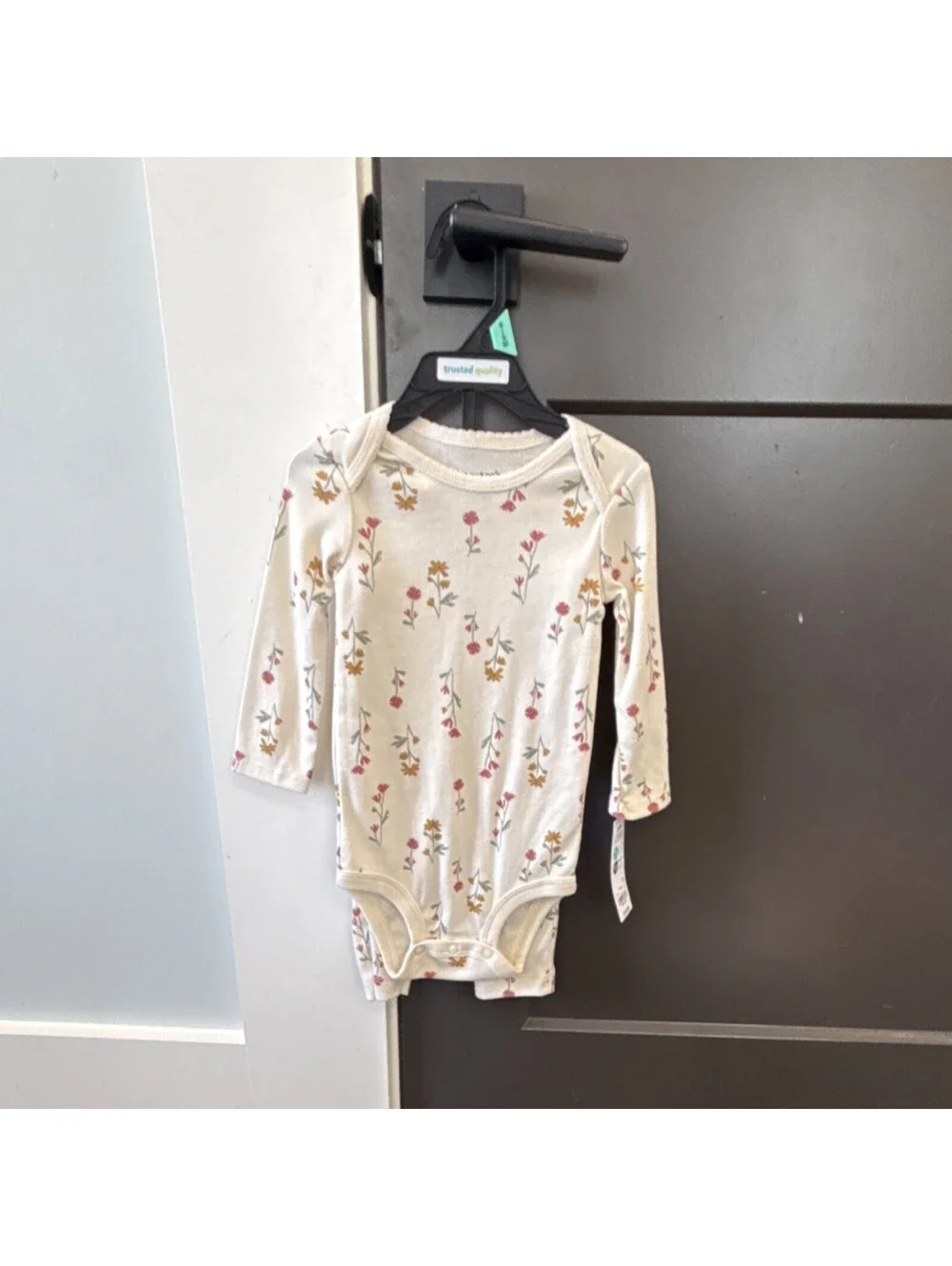 Carter's Ivory Multicolor Floral Knit Long Sleeve bodysuit Crew Neck 6-9 Months